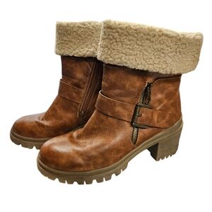 Emmshu Cue Crane heeled boots. Size 7